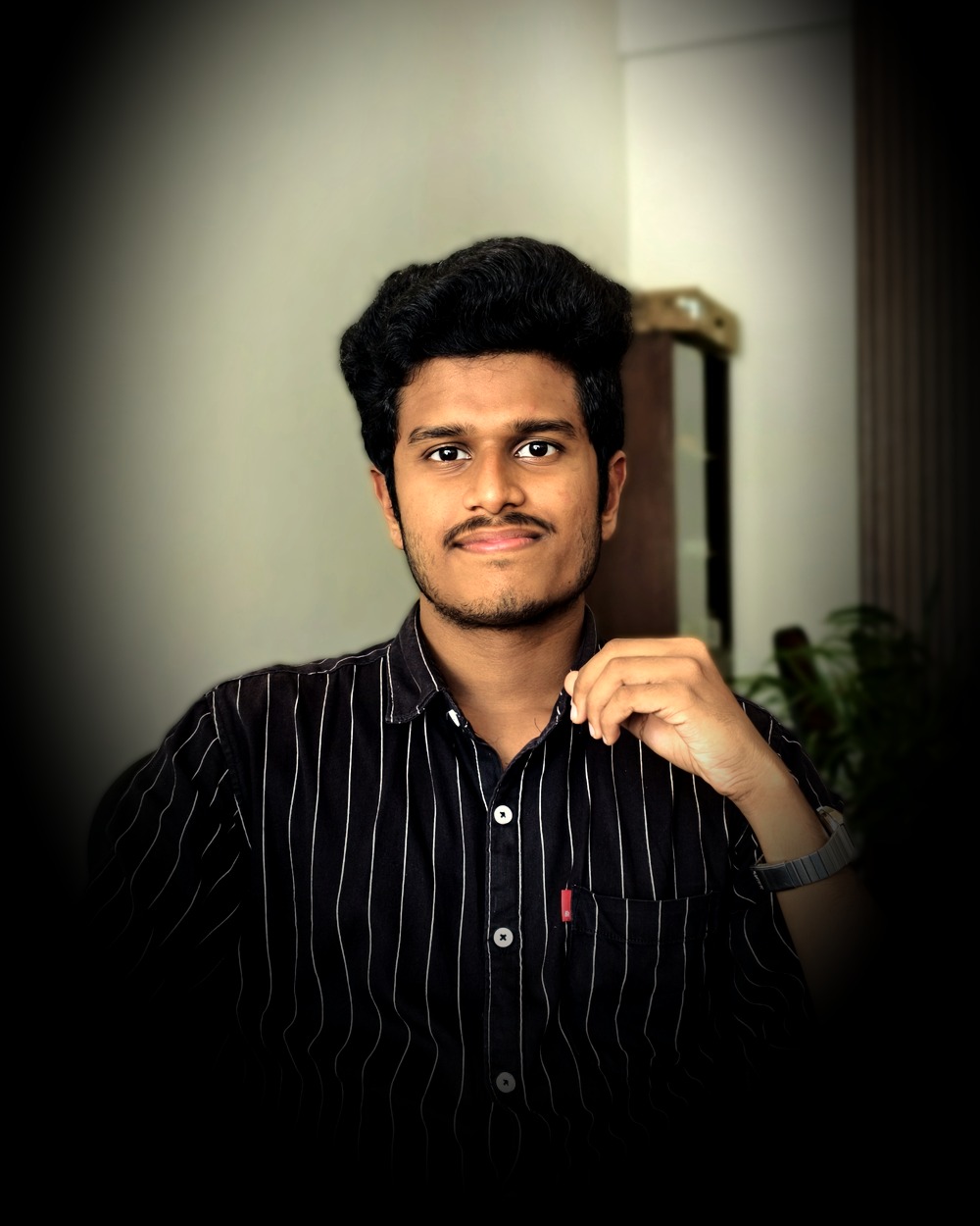 Jishnu Byju, digital marketer in Trivandrum, at work